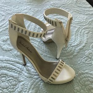 New with tags. - 6.5 that fits like a 7.5